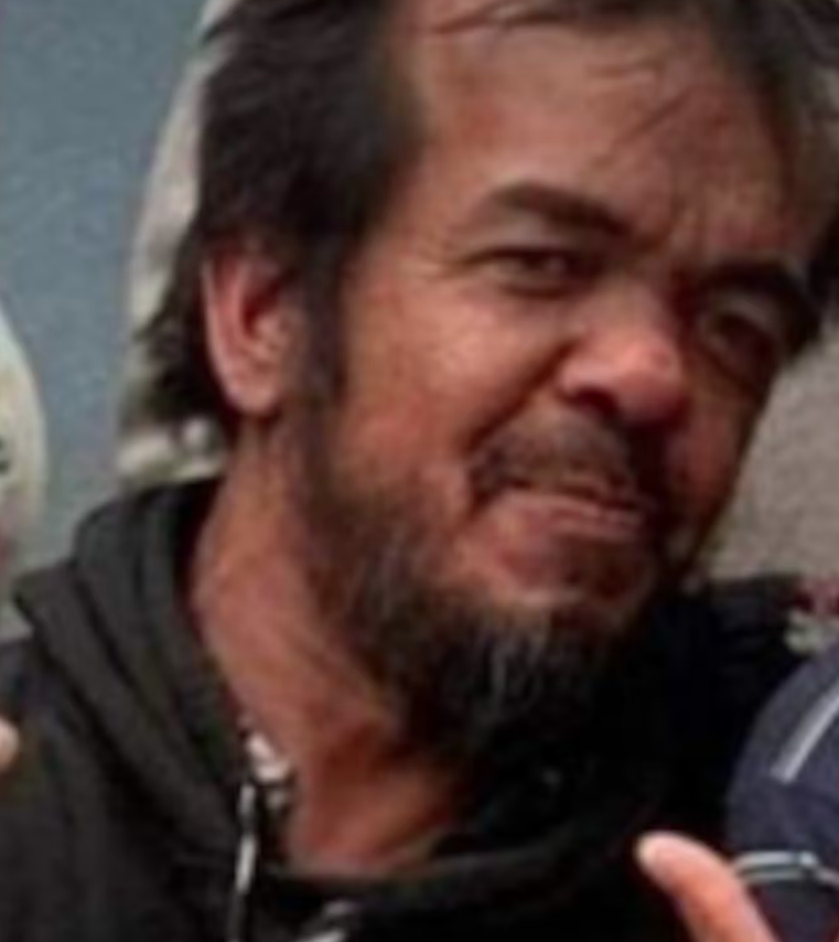 Mató a su amigo a puñaladas y dice que lo confundió con ❝El Pomberito❞