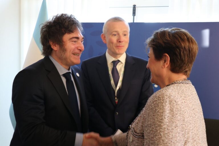 El Gobierno negocia un nuevo acuerdo con el FMI