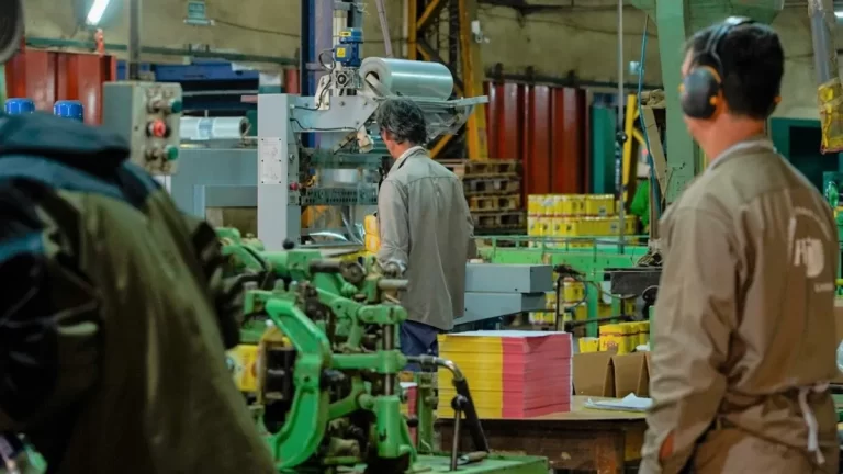 La industria pyme acumula una baja del 13,6% en el año