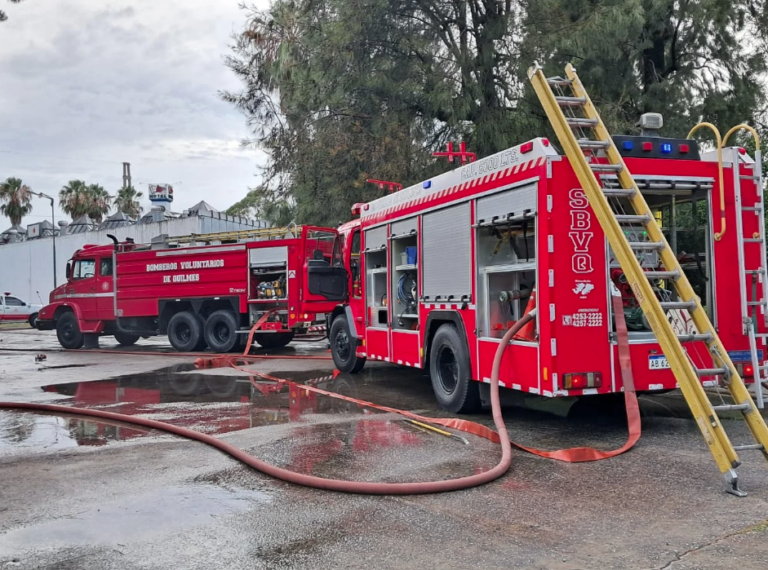Se incendió el depósito del boliche «El Bosque» en Quilmes