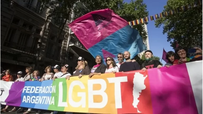 La FALGBT denunció a Milei por discursos de odio y amenazas