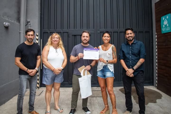 Sustentabilidad e innovación: Mayra Mendoza visitó una empresa en Ezpeleta