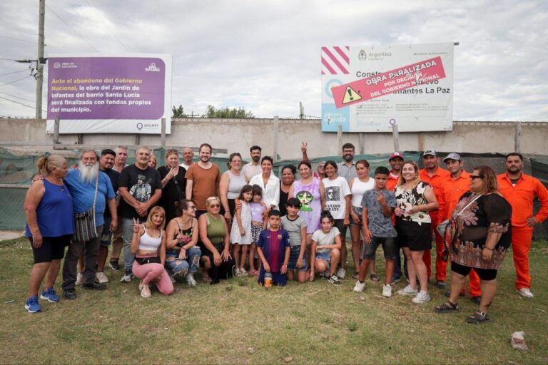 Mayra Mendoza en la construcción del nuevo jardín de infantes en Quilmes Oeste