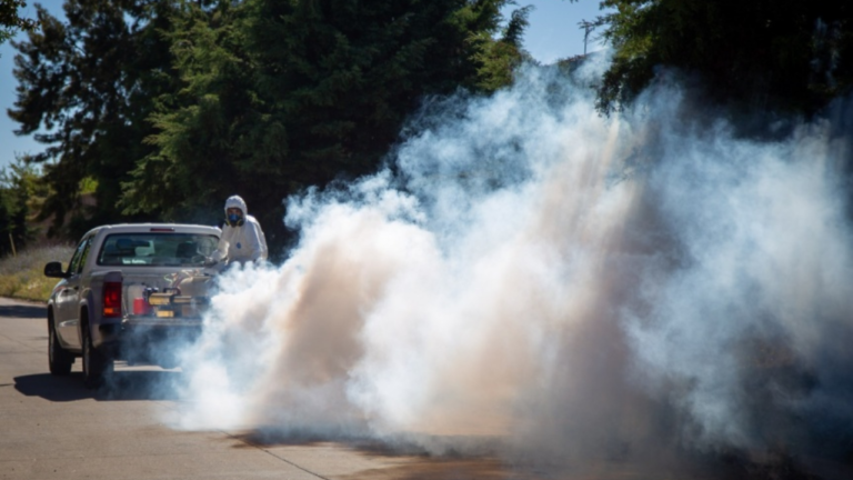 Operativo de prevención contra el Dengue en Quilmes Oeste