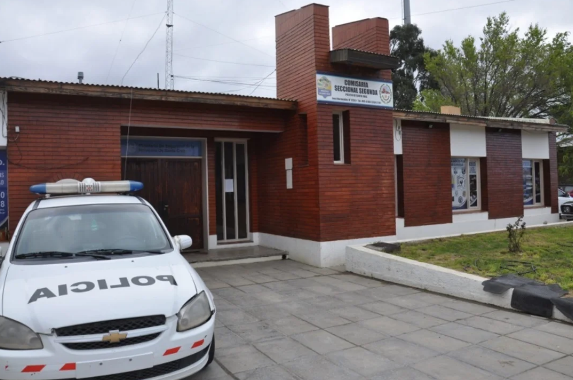 Vio a su ex pareja con su actual novio y los atropelló en Caleta Olivia