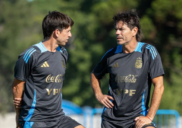 La Selección argentina Sub 20 comenzó su viaje hacia Venezuela para disputar el Sudamericano