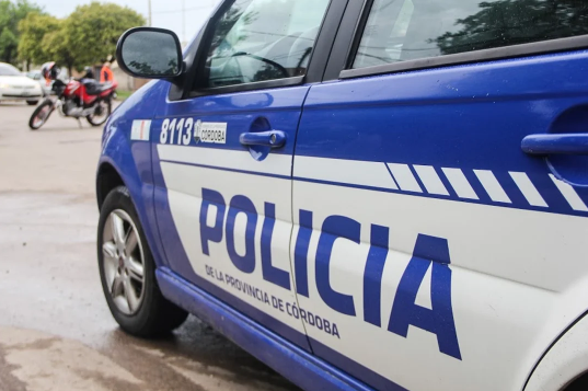 Robó, vecinos lo capturaron, pero sus amigos lo rescataron con machetes