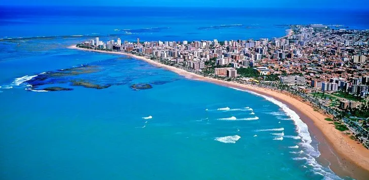 Alarma en Brasil: declararon brote de gastroenterocolitis en las playas
