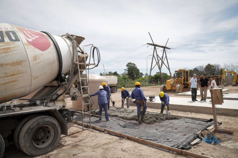 Mayra Mendoza en el Ecoparque y la planta de hormigón municipal de Quilmes
