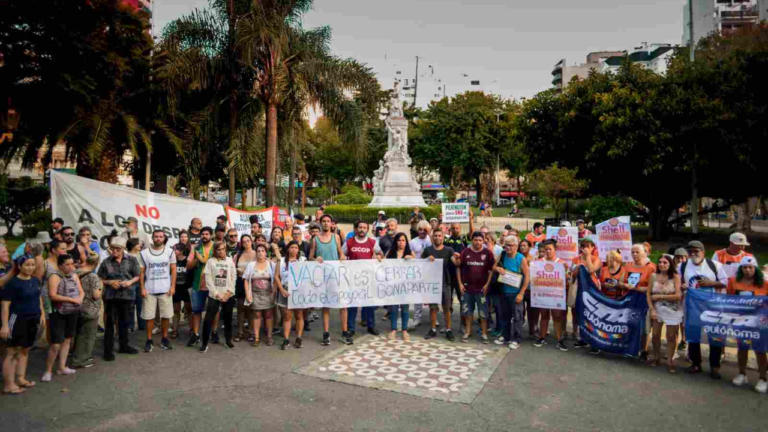 Convocatoria en Avellaneda por despedidos de trabajadores en Shell