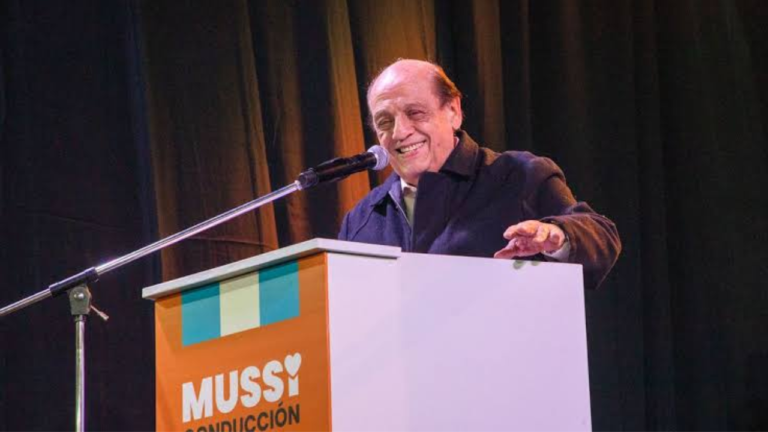 Mussi será operado del corazón