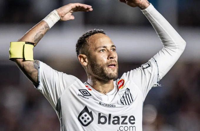 Neymar volvió a disputar un partido con Santos