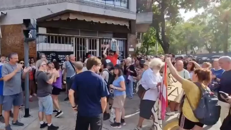 Cacerolazo contra Karina Milei en pleno acto libertario