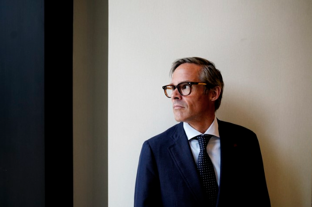 Tras tanto escandalo, se investigará a Foster Gillet por posible lavado de dinero