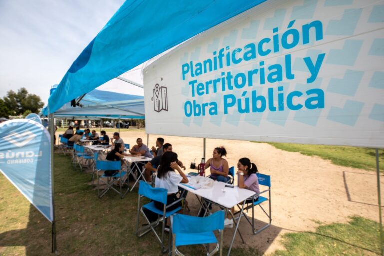 Lanús: jornada de servicios municipales gratuitos en Plaza General Paz
