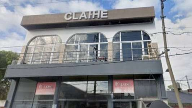 Escrachan a un salón de fiestas por estafa en Quilmes