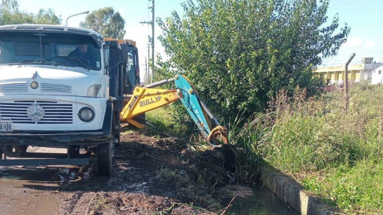 Trabajos preventivos ante el pronóstico de lluvias en Varela