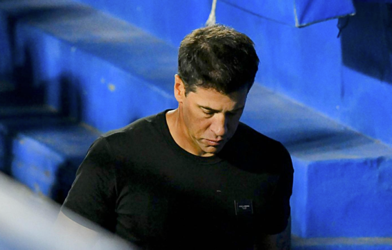 Sebastián Domínguez dejó de ser el DT de Vélez