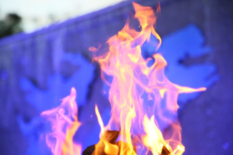 Vigilia por el Día Nacional del Veterano y los Caídos en la Guerra de Malvinas en Lanús