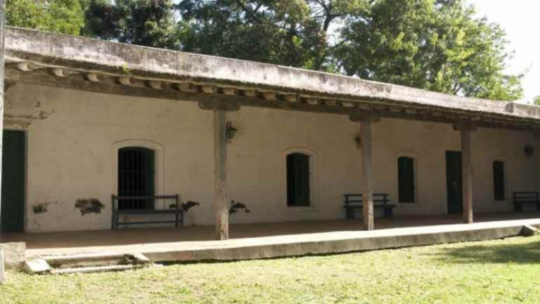 Vuelven las visitas a Santa Coloma: Monumento histórico nacional sito en Bernal