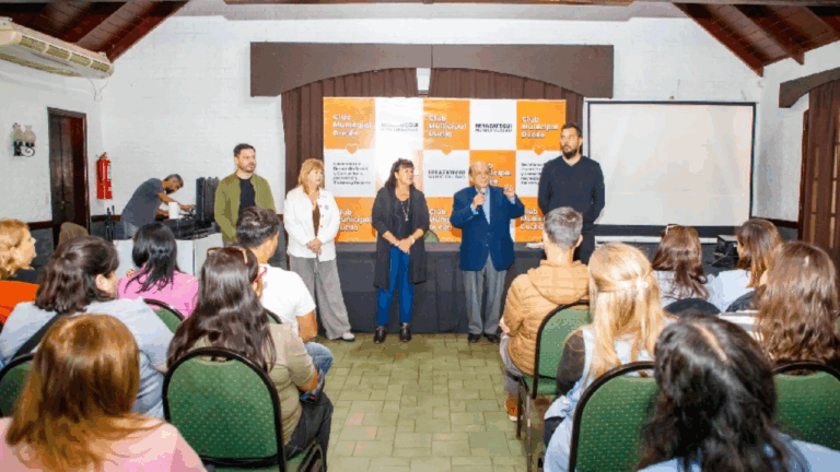 Mussi en el encuentro anual de cooperadoras escolares de Berazategui