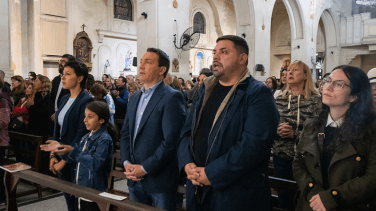 Ceremonia religiosa en memoria del Papa Francisco en la Diócesis de Quilmes