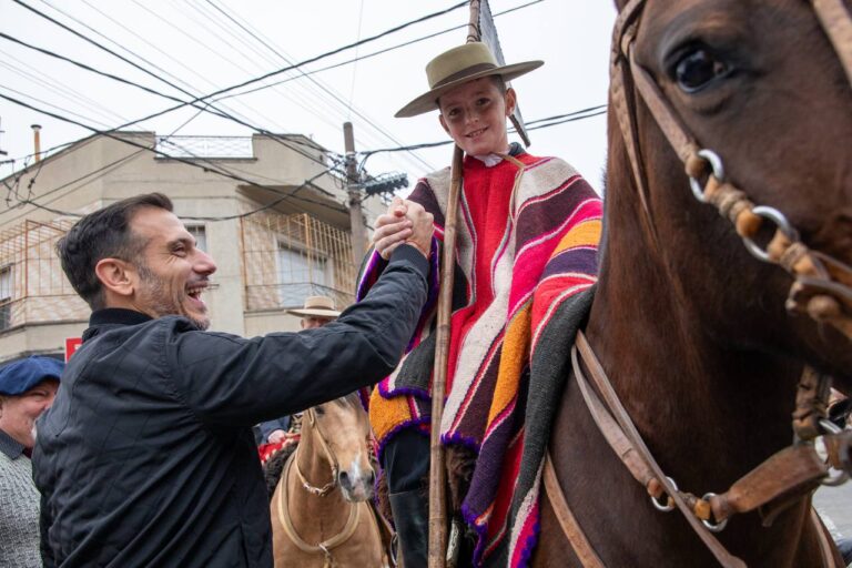 Lanús celebró la Revolución de Mayo con la Peña de la Patria