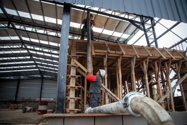 Quilmes sigue avanzando en la construcción del polideportivo del Barrio Kolynos