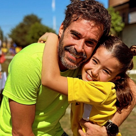 Nicolás Cabré recibió una lluvia de mensajes por el viaje de su hija