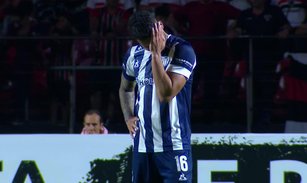 Navarro estalló en llanto tras insulto xenófobo de un jugador de San Pablo