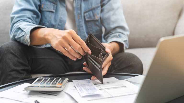 El estrés económico afecta al 50% de los argentinos según la UCA
