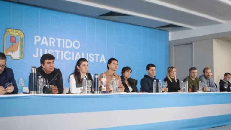 El PJ reunió a intendentes para una movilización histórica en apoyo a Cristina Kirchner