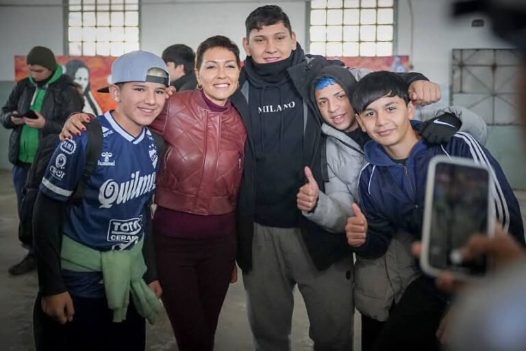 Mayra Mendoza inauguró obras de refacción y ampliación en la Escuela Secundaria N°16 de Quilmes