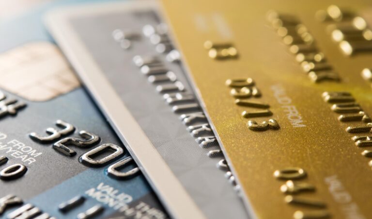 El uso de tarjetas de crédito alcanzó su máximo nivel en cuatro años