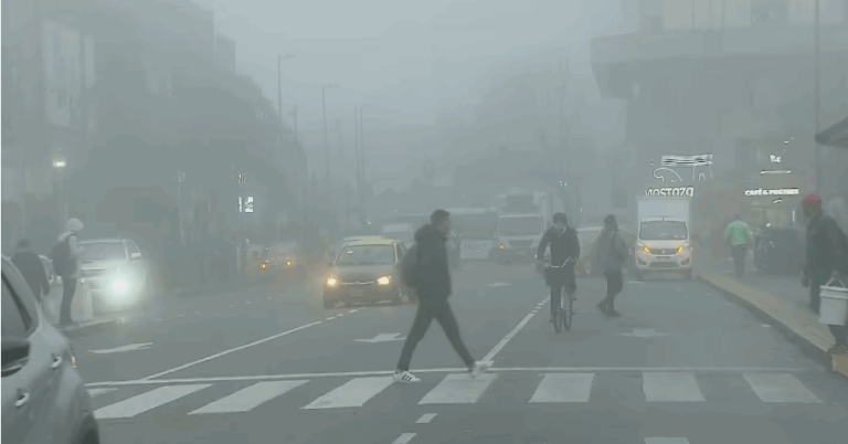 Niebla intensa en CABA y Gran Buenos Aires complica el tránsito y los vuelos