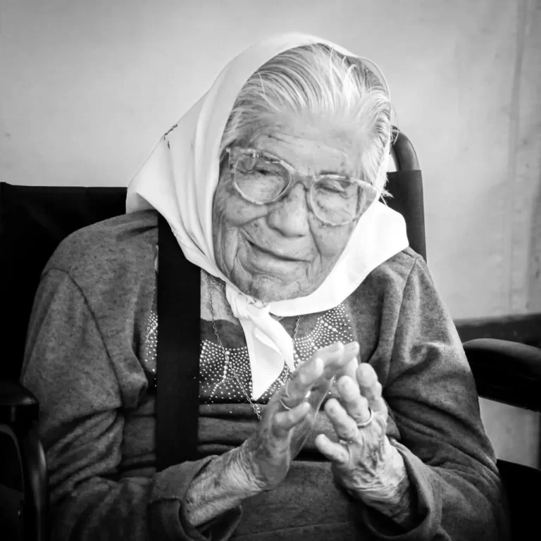 FALLECIÓ AZUCENA DÍAZ, HISTÓRICA MADRE DE PLAZA DE MAYO