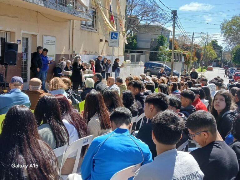 MEMORIA Y EDUCACIÓN: ESTUDIANTES SECUNDARIOS DEBATIERON EN UNA ACTIVIDAD MASIVA EN QUILMES