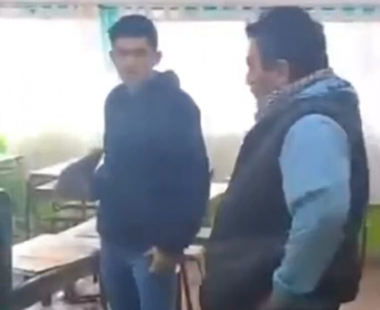 ESCÁNDALO ELECTORAL: FISCAL DE LA LIBERTAD AVANZA FUE SORPRENDIDO ROBANDO BOLETAS DE FUERZA PATRIA