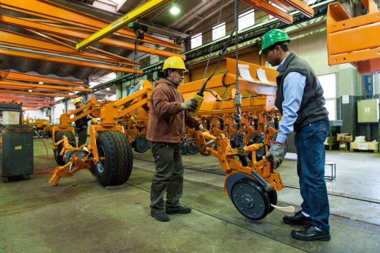 LA INDUSTRIA ARGENTINA VOLVIÓ A CAER EN AGOSTO: LOS SECTORES MÁS GOLPEADOS