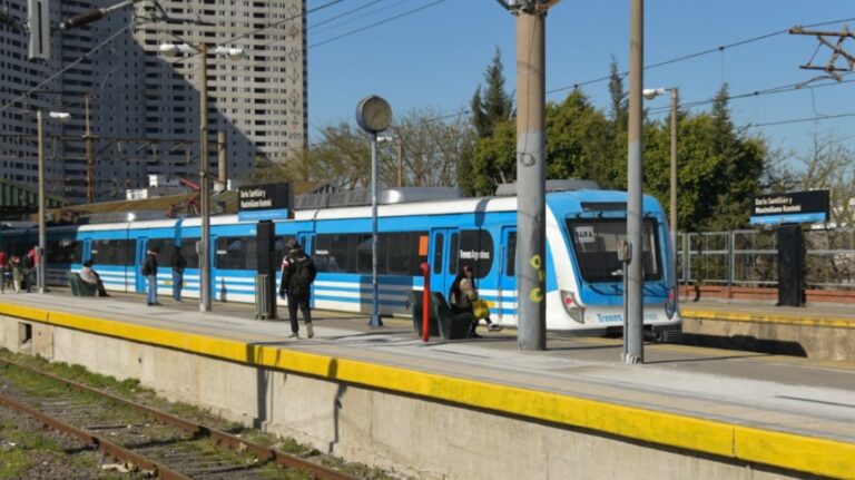 LA ESTACIÓN KOSTEKI Y SANTILLÁN INAUGURA SU ANDÉN 2 TRAS UNA DÉCADA