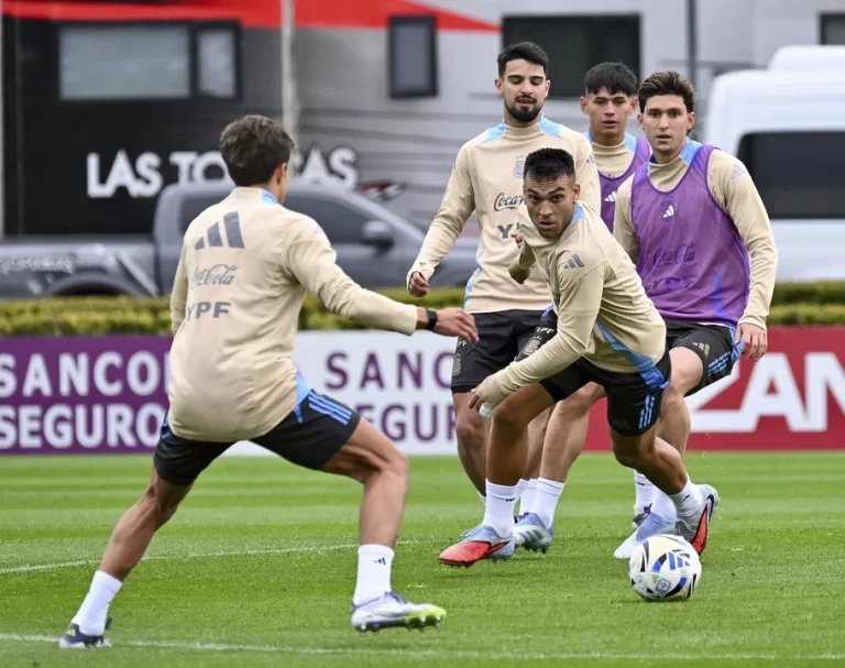 SCALONI DEFINE EL EQUIPO SIN MESSI PARA CERRAR LAS ELIMINATORIAS