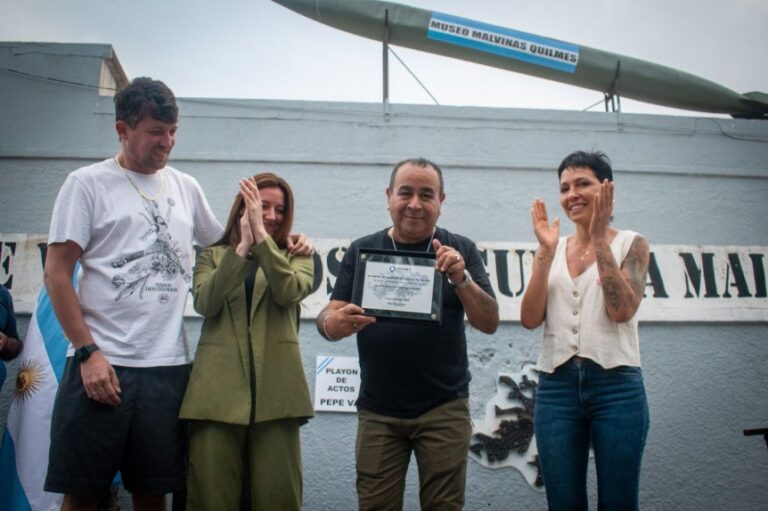 EMOTIVO ACTO EN QUILMES POR EL ANIVERSARIO DEL CENTRO DE VETERANOS DE GUERRA