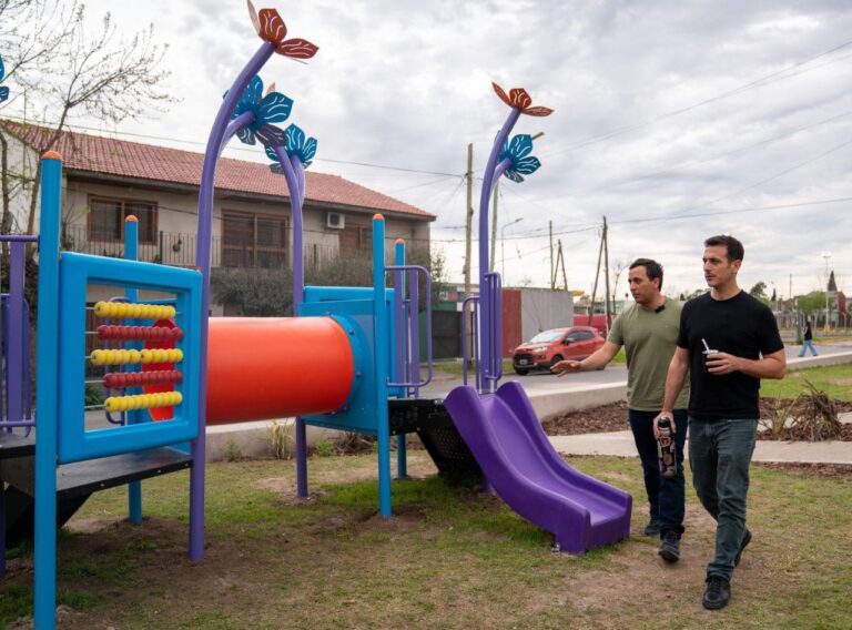 JULIÁN ÁLVAREZ RECORRIÓ UNA NUEVA PLAZA EN LANÚS