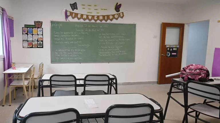 PARO DOCENTE NACIONAL: CTERA MARCHA AL CONGRESO POR PARITARIAS Y RECLAMOS SALARIALES